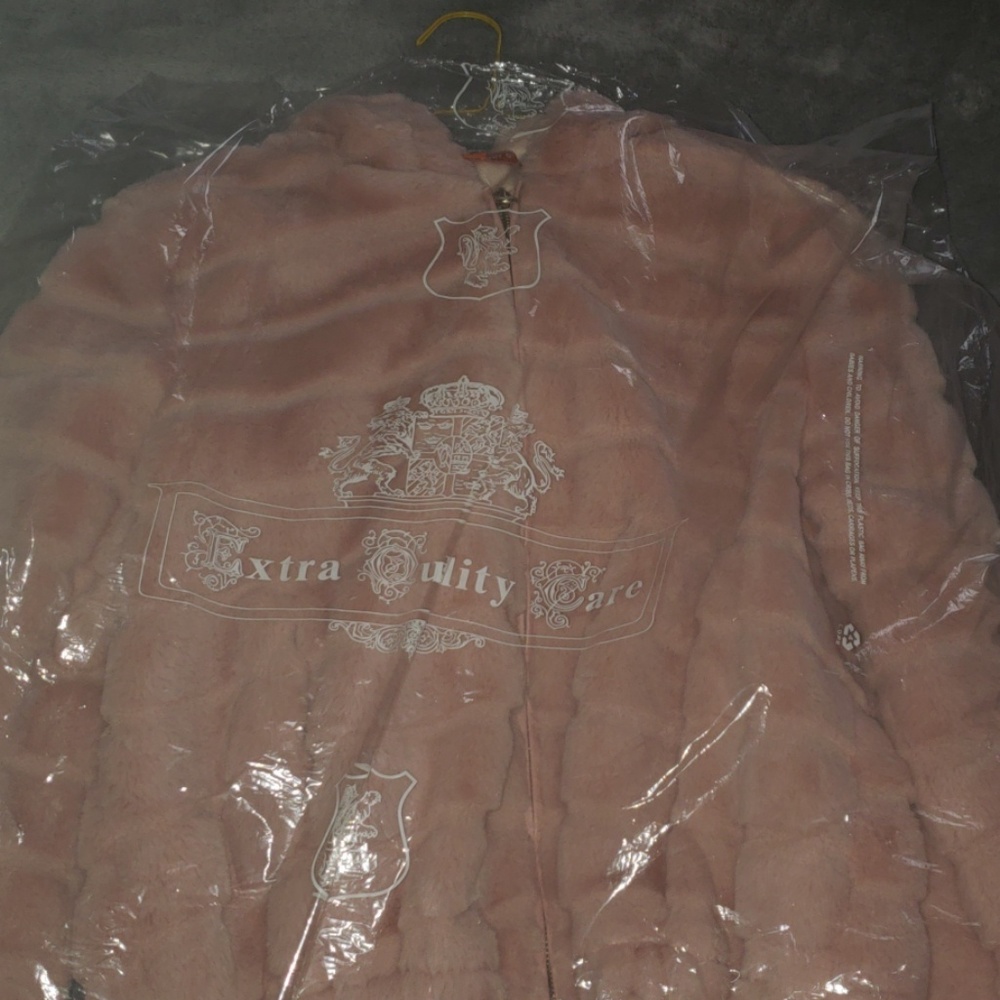 Puffy Jacket - Picture 2 of 6